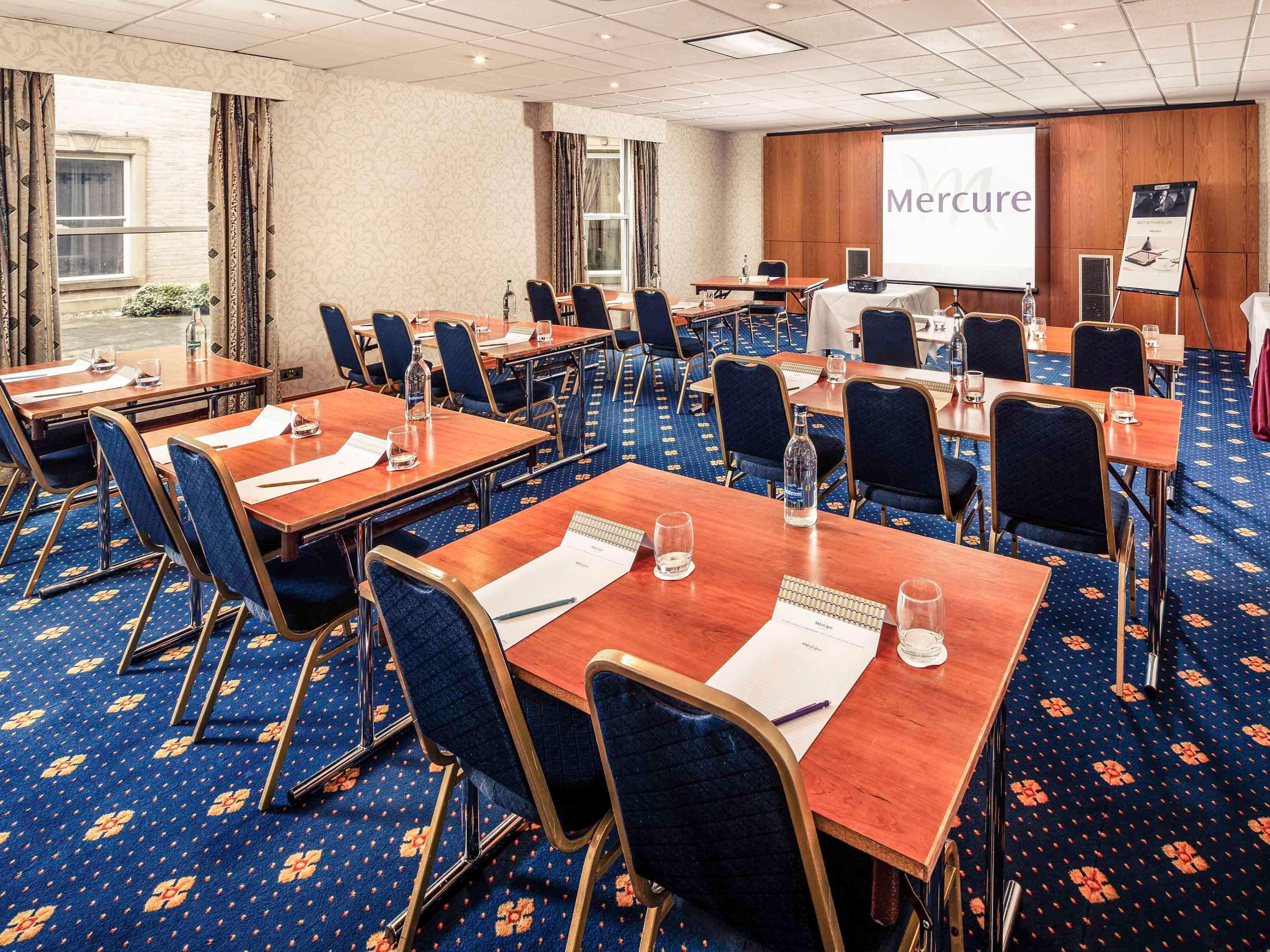 Mercure York Fairfield Manor Hotel Exterior foto