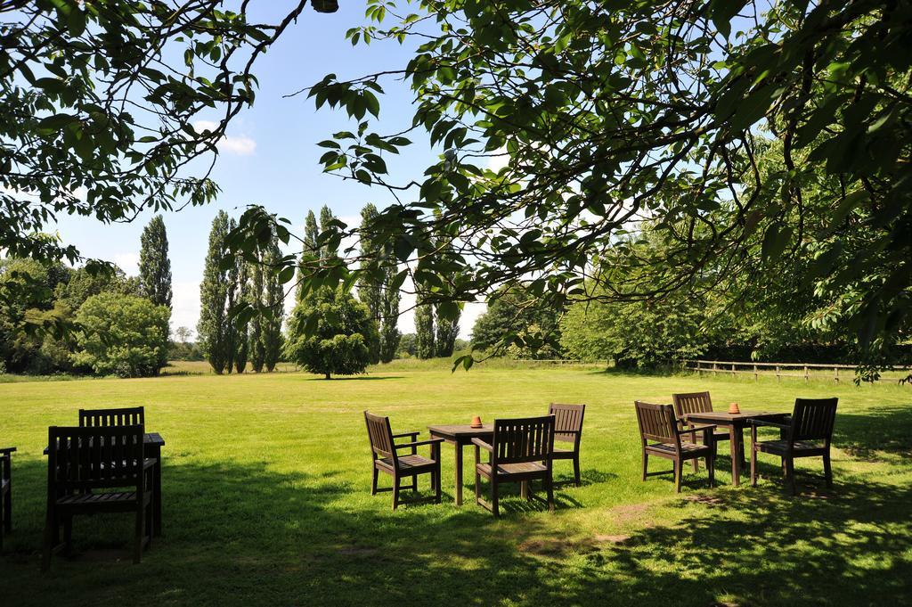 Mercure York Fairfield Manor Hotel Exterior foto