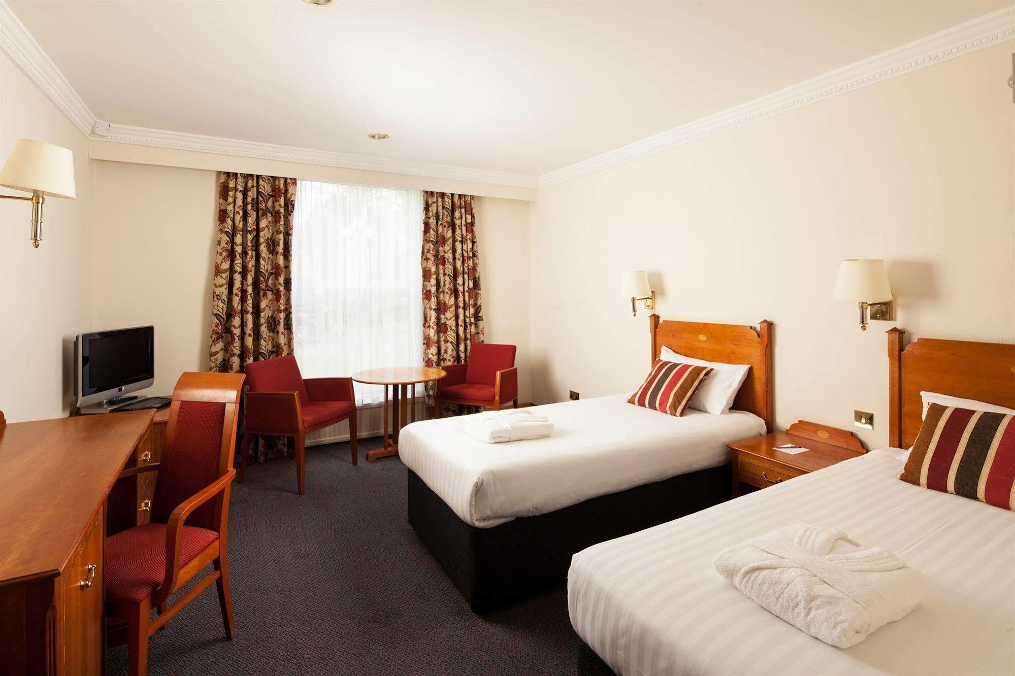 Mercure York Fairfield Manor Hotel Exterior foto