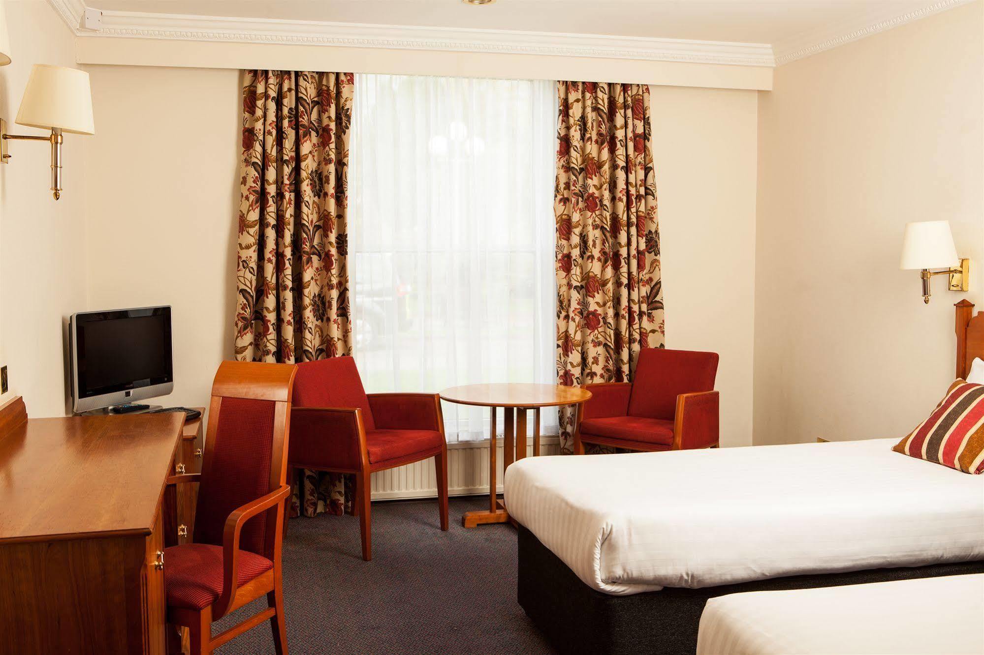 Mercure York Fairfield Manor Hotel Exterior foto